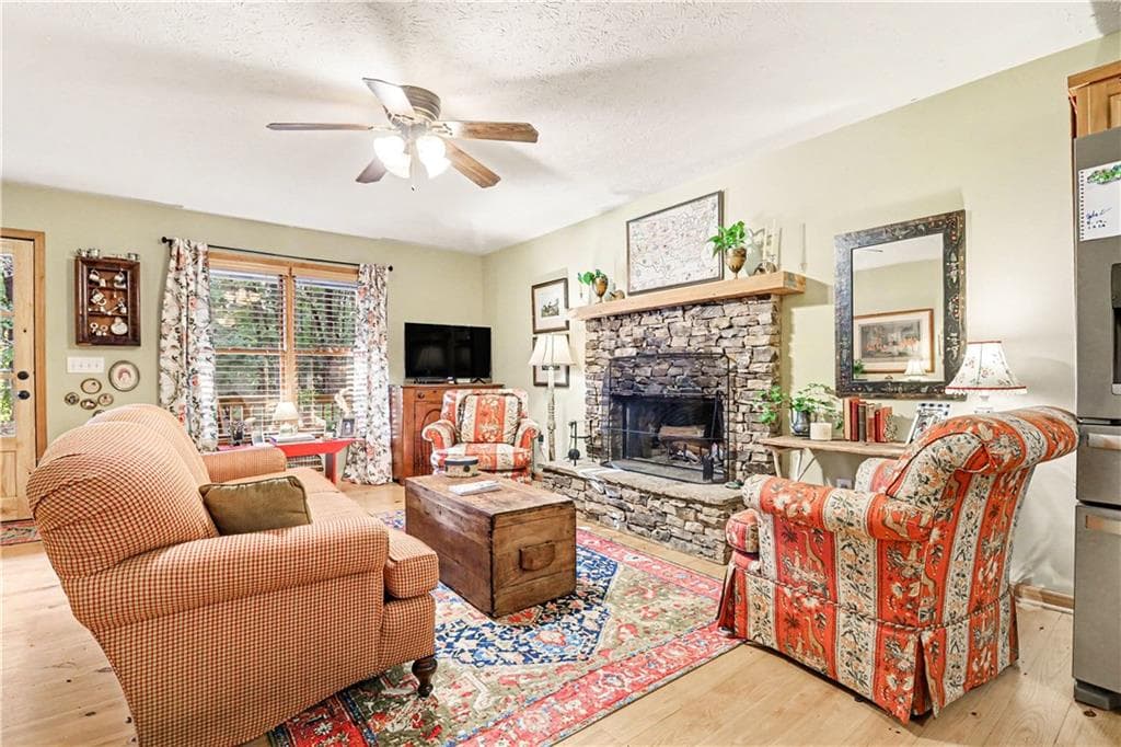 3 bedroom, 3 bathroom, 2,586 sq ft single family residence for sale at 555 River Flow Drive, Dahlonega, GA 30533 — photo 7