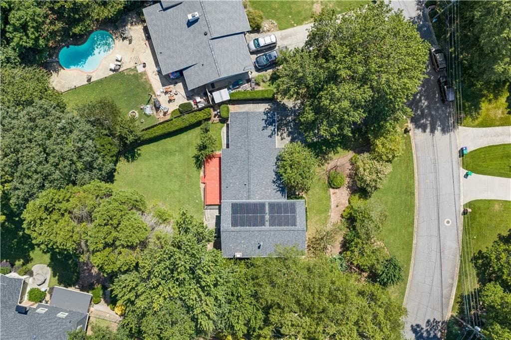 4 bedroom, 3 bathroom, 2,700 sq ft single family residence for sale at 5161 Joel Lane, Dunwoody, GA 30360 — photo 5