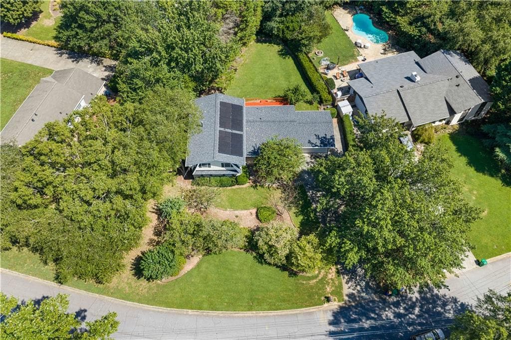 4 bedroom, 3 bathroom, 2,700 sq ft single family residence for sale at 5161 Joel Lane, Dunwoody, GA 30360 — photo 6