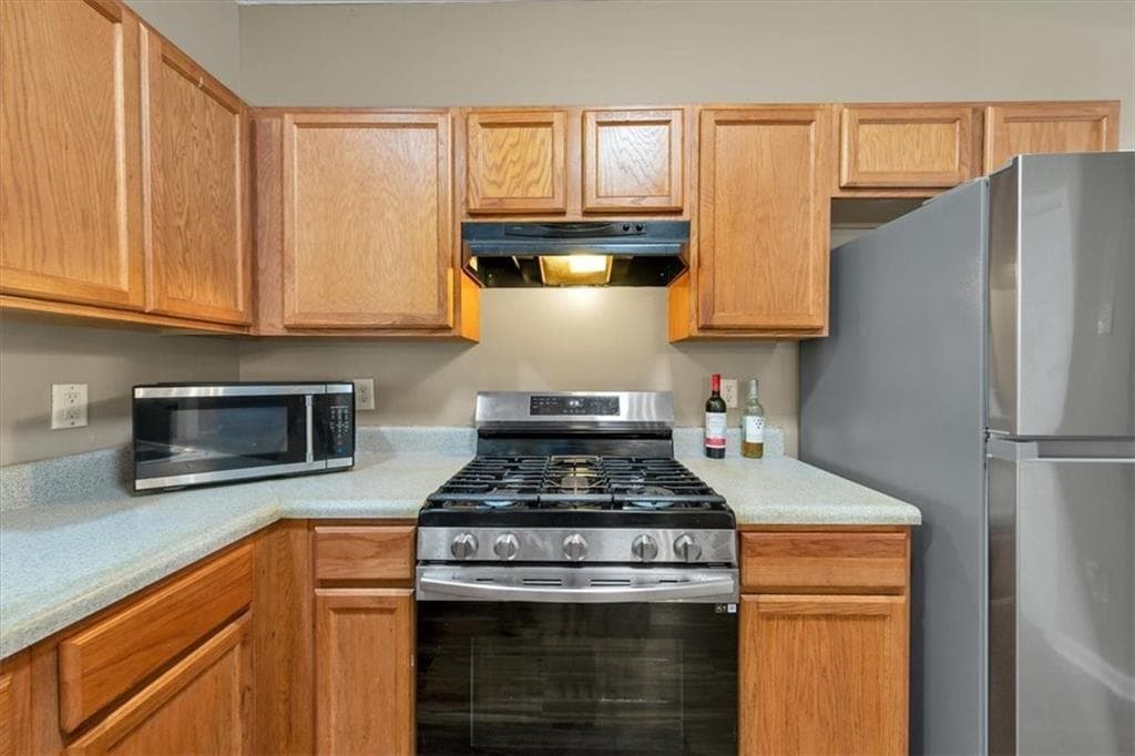 3 bedroom, 3 bathroom, 1,640 sq ft single family residence for rent at 5745 Old Carriage Drive, Atlanta, GA 30349 for $2,100 a month — photo 8