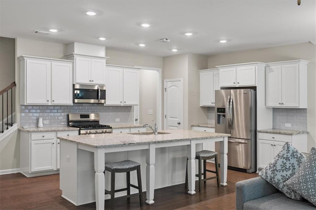 3 bedroom, 3 bathroom, 1,918 sq ft townhouse for sale at 4442 Park Vista Lane, Buford, GA 30518 — photo 2