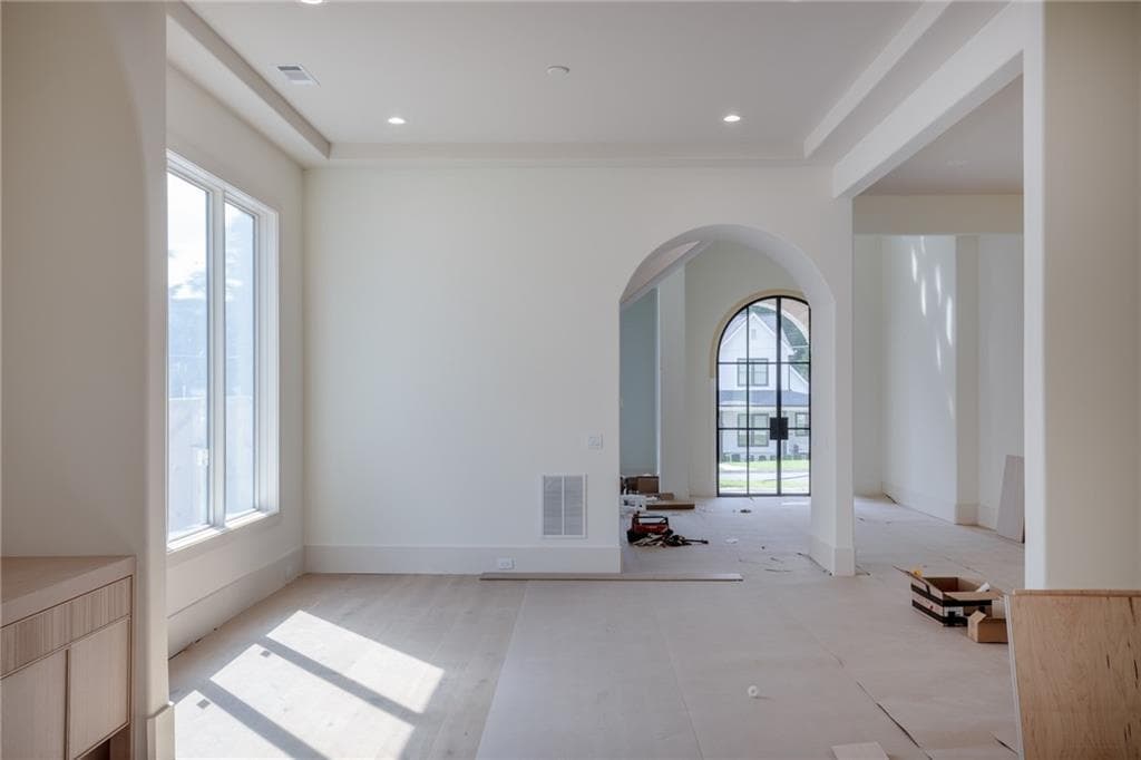 5 bedroom, 6 bathroom, 5,023 sq ft single family residence for sale at 305 Hook Street, Alpharetta, GA 30009 — photo 6