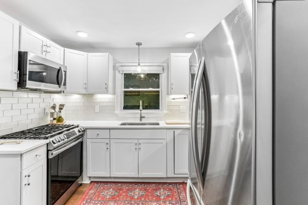 3 bedroom, 2 bathroom, 1,185 sq ft single family residence for sale at 1879 Long, Decatur, GA 30032 — photo 4