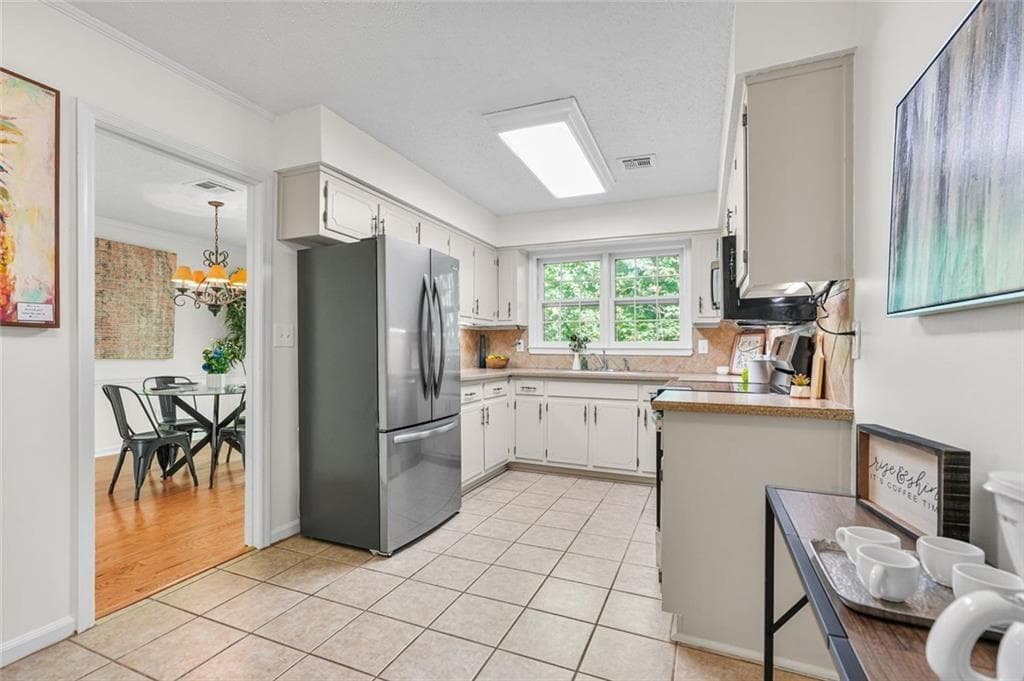 2 bedroom, 3 bathroom, 1,594 sq ft condominium for sale at 2474 Northlake Court, Atlanta, GA 30345 — photo 7