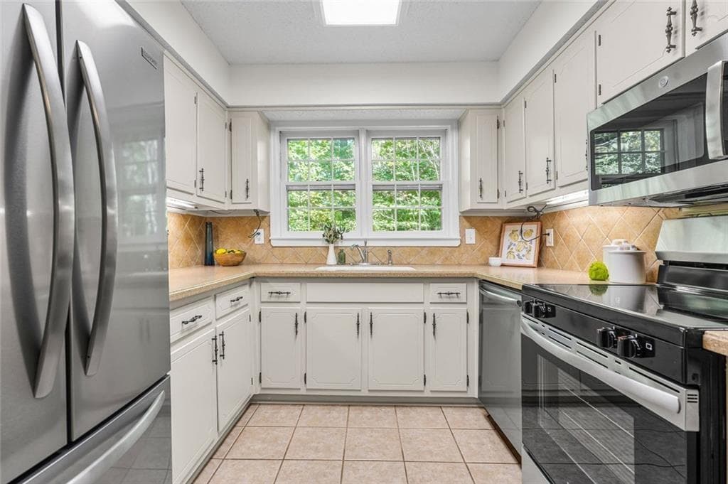 2 bedroom, 3 bathroom, 1,594 sq ft condominium for sale at 2474 Northlake Court, Atlanta, GA 30345 — photo 9