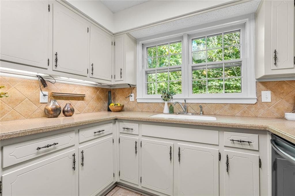 2 bedroom, 3 bathroom, 1,594 sq ft condominium for sale at 2474 Northlake Court, Atlanta, GA 30345 — photo 10