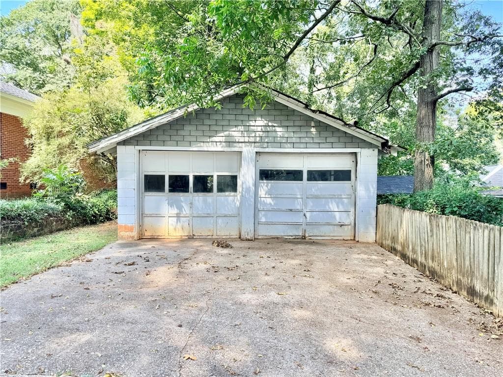 3 bedroom, 1 bathroom, 1,319 sq ft single family residence for sale at 1563 Sylvan Road, Atlanta, GA 30310 — photo 8