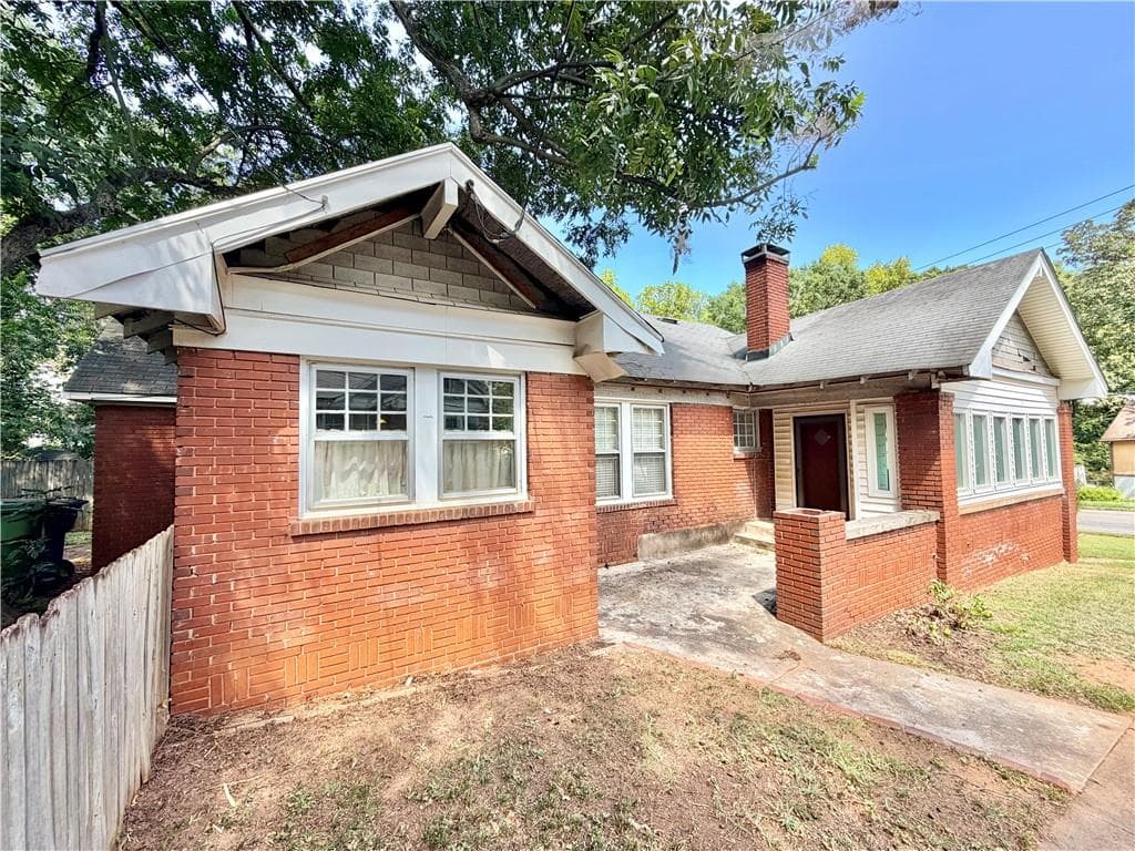 3 bedroom, 1 bathroom, 1,319 sq ft single family residence for sale at 1563 Sylvan Road, Atlanta, GA 30310 — photo 3