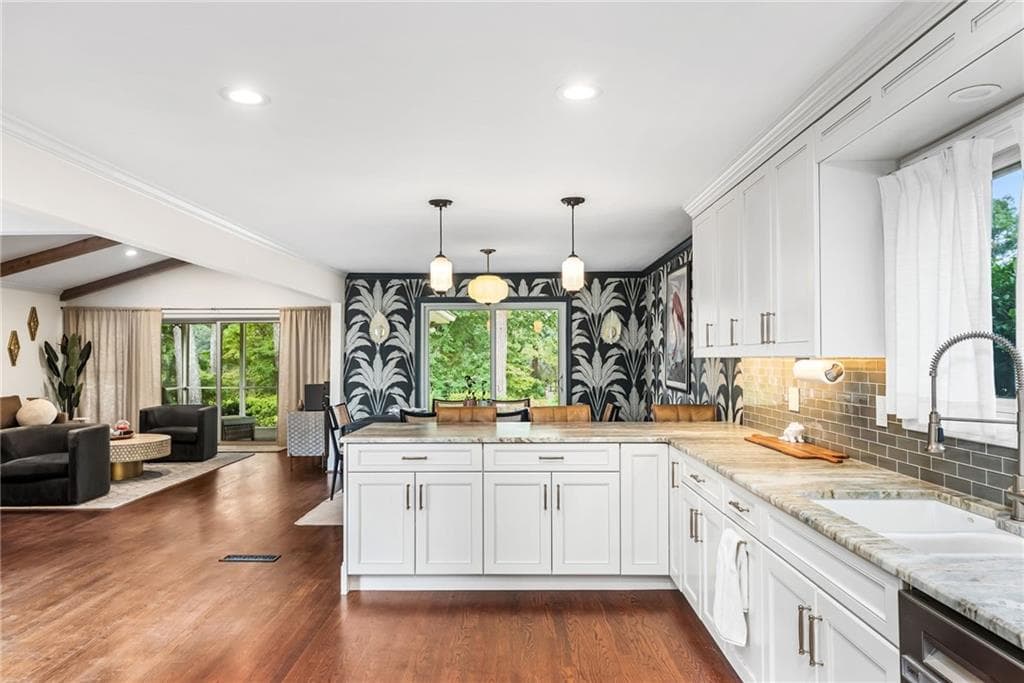 4 bedroom, 4 bathroom, 3,567 sq ft single family residence for sale at 3665 High Green Drive, Marietta, GA 30068 — photo 5