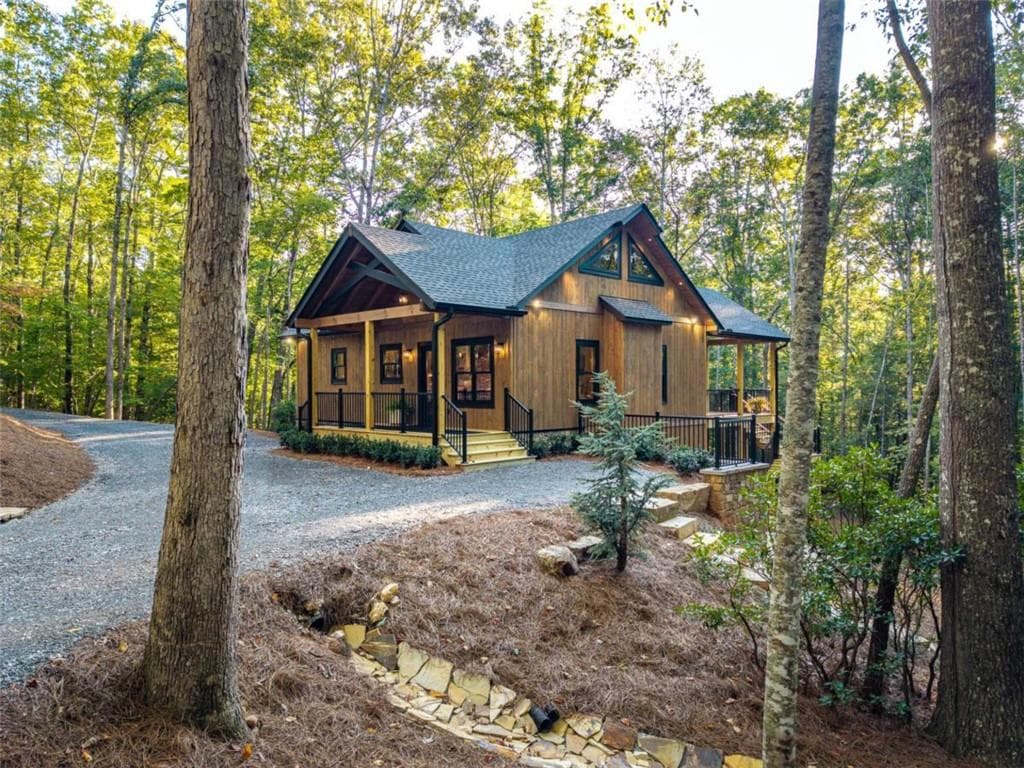 3 bedroom, 2 bathroom, 1,904 sq ft single family residence for sale at 288 Hoot Owl Hill, Morganton, GA 30560 — photo 3