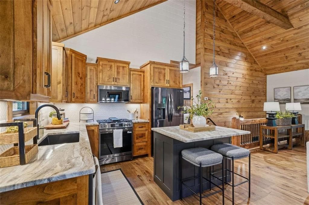 3 bedroom, 2 bathroom, 1,904 sq ft single family residence for sale at 288 Hoot Owl Hill, Morganton, GA 30560 — photo 10