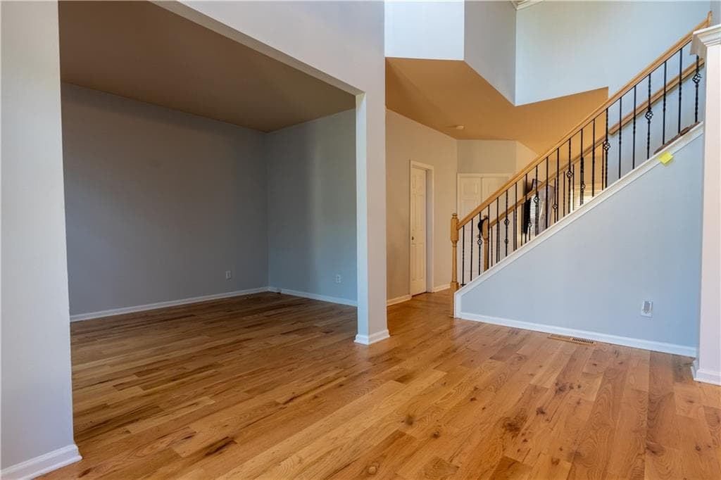 5 bedroom, 3 bathroom, 3,933 sq ft single family residence under contract at 1712 Penny Lane, Lawrenceville, GA 30043 — photo 2