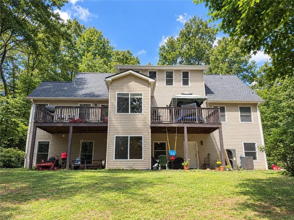5 bedroom, 4 bathroom, 3,822 sq ft single family residence for sale at 399 Grindstone Creek Drive, Clarkesville, GA 30523 — photo 2
