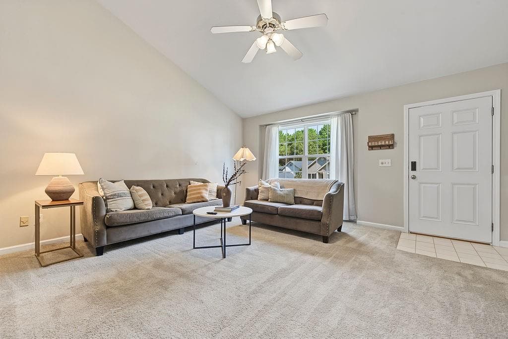 2 bedroom, 2 bathroom, 1,130 sq ft single family residence for sale at 217 Parkridge Drive, Woodstock, GA 30189 — photo 4