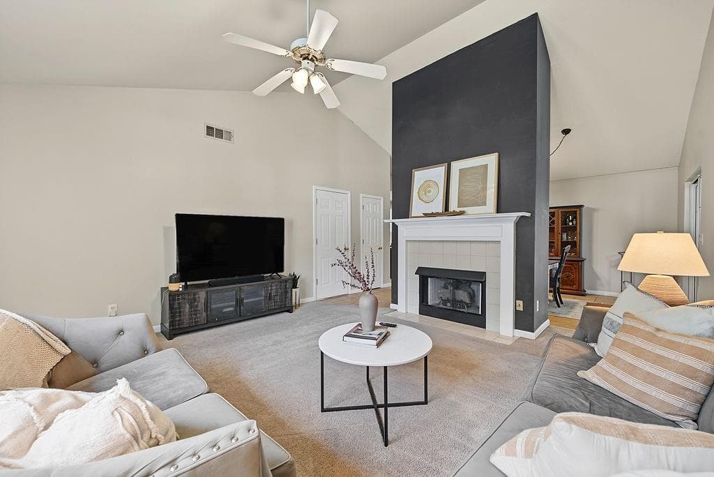 2 bedroom, 2 bathroom, 1,130 sq ft single family residence for sale at 217 Parkridge Drive, Woodstock, GA 30189 — photo 5