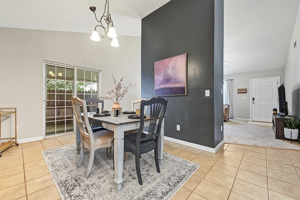 2 bedroom, 2 bathroom, 1,130 sq ft single family residence for sale at 217 Parkridge Drive, Woodstock, GA 30189 — photo 7