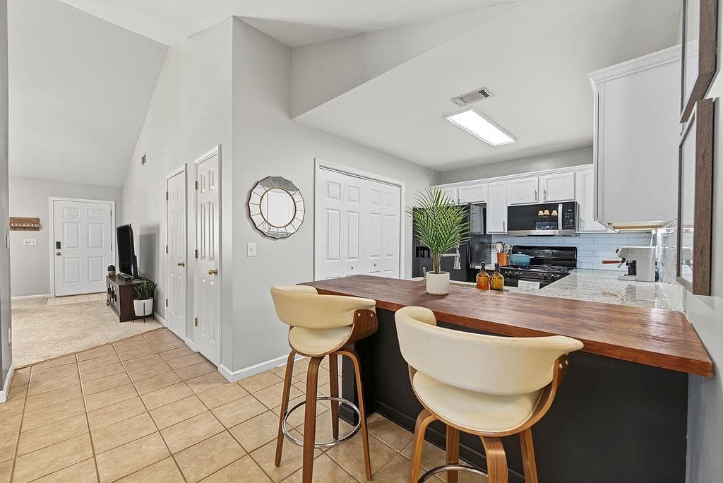 2 bedroom, 2 bathroom, 1,130 sq ft single family residence for sale at 217 Parkridge Drive, Woodstock, GA 30189 — photo 9