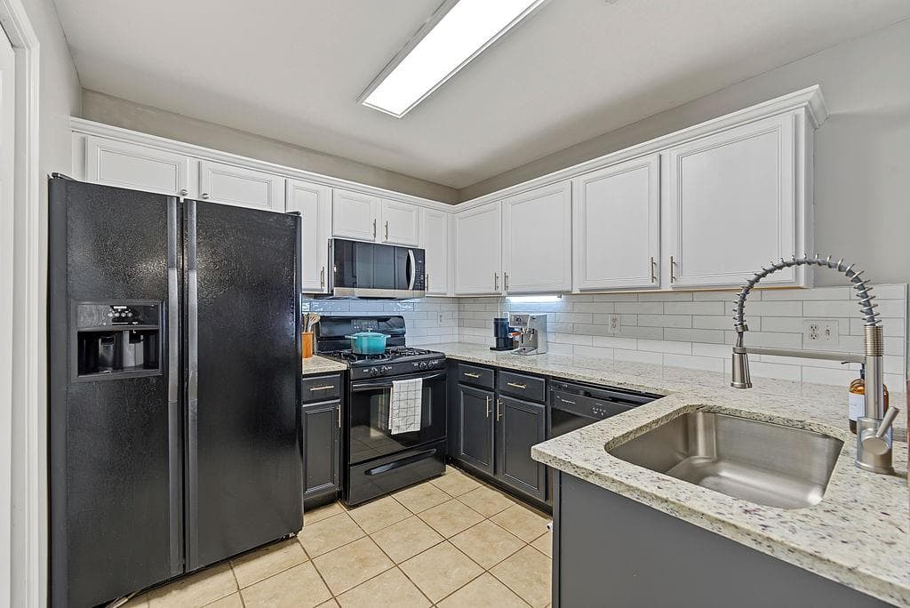 2 bedroom, 2 bathroom, 1,130 sq ft single family residence for sale at 217 Parkridge Drive, Woodstock, GA 30189 — photo 10