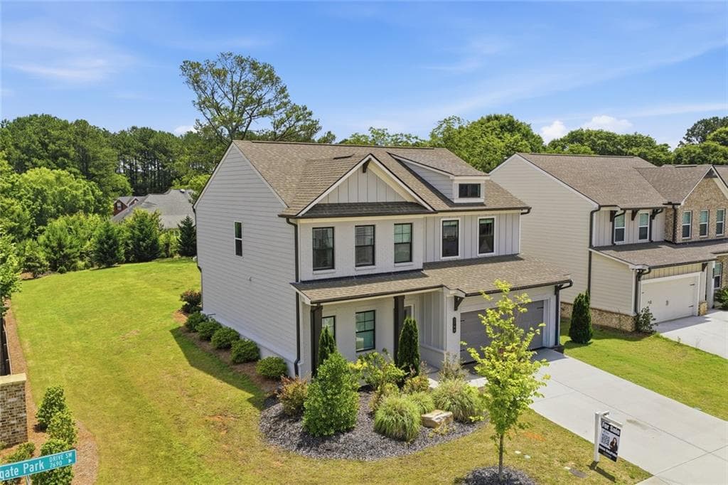 4 bedroom, 3 bathroom, 2,744 sq ft single family residence for sale at 2700 Westgate Park Drive, Loganville, GA 30052 — photo 3