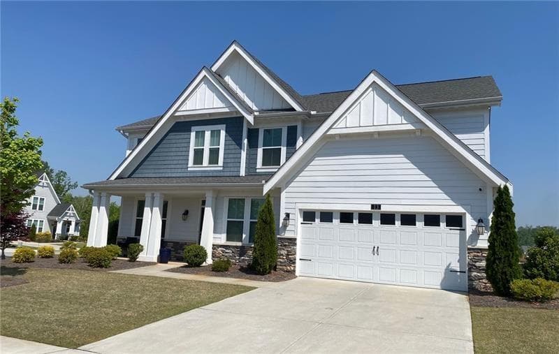 5 bedroom, 3 bathroom, 3,225 sq ft single family residence for sale at 13 Candlewood Lane, Hoschton, GA 30548 — photo 2