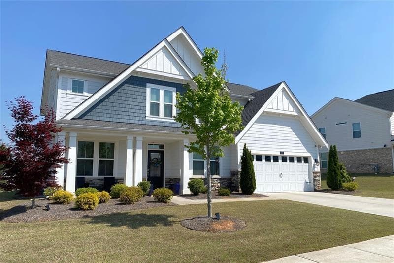 5 bedroom, 3 bathroom, 3,225 sq ft single family residence for sale at 13 Candlewood Lane, Hoschton, GA 30548 — photo 3