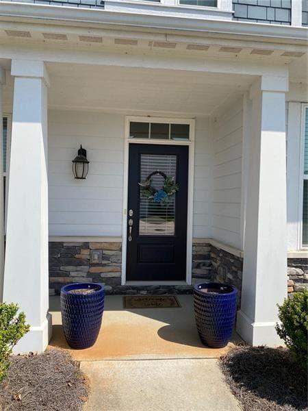 5 bedroom, 3 bathroom, 3,225 sq ft single family residence for sale at 13 Candlewood Lane, Hoschton, GA 30548 — photo 5