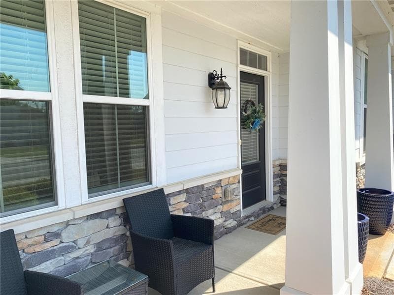 5 bedroom, 3 bathroom, 3,225 sq ft single family residence for sale at 13 Candlewood Lane, Hoschton, GA 30548 — photo 7