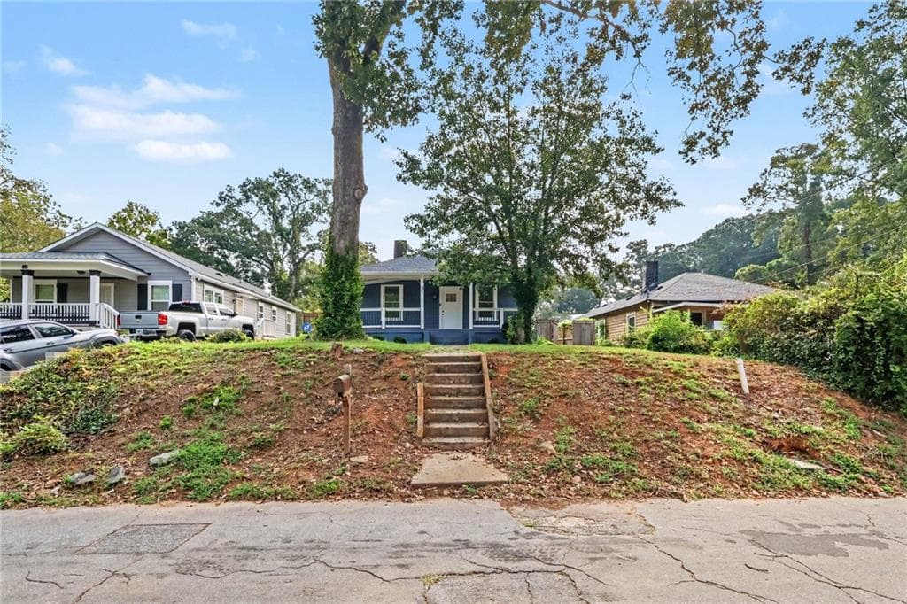 3 bedroom, 2 bathroom, 1,405 sq ft single family residence for sale at 31 Mildred Place NW, Atlanta, GA 30318 — photo 9