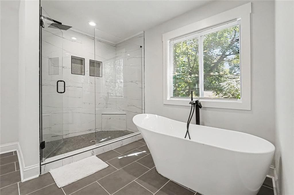5 bedroom, 4 bathroom, 2,780 sq ft single family residence for sale at 770 Waters Drive, Atlanta, GA 30310 — photo 6
