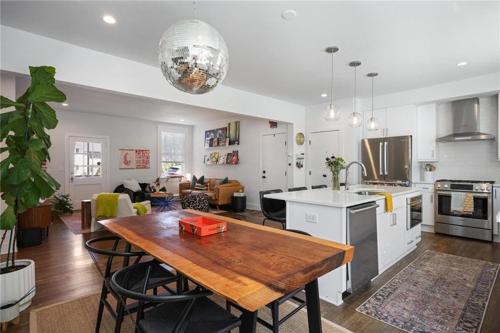 2 bedroom, 2 bathroom, 1,357 sq ft condominium for sale at 88 Peachtree Memorial Drive 2, Atlanta, GA 30309 — photo 8