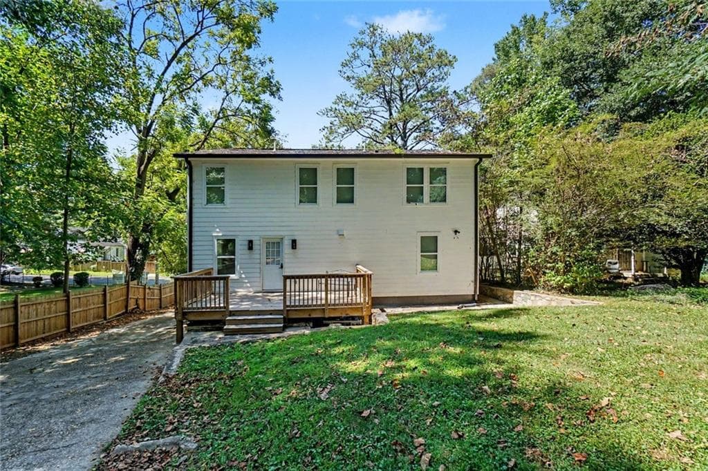 5 bedroom, 4 bathroom, 2,780 sq ft single family residence for sale at 770 Waters Drive, Atlanta, GA 30310 — photo 8