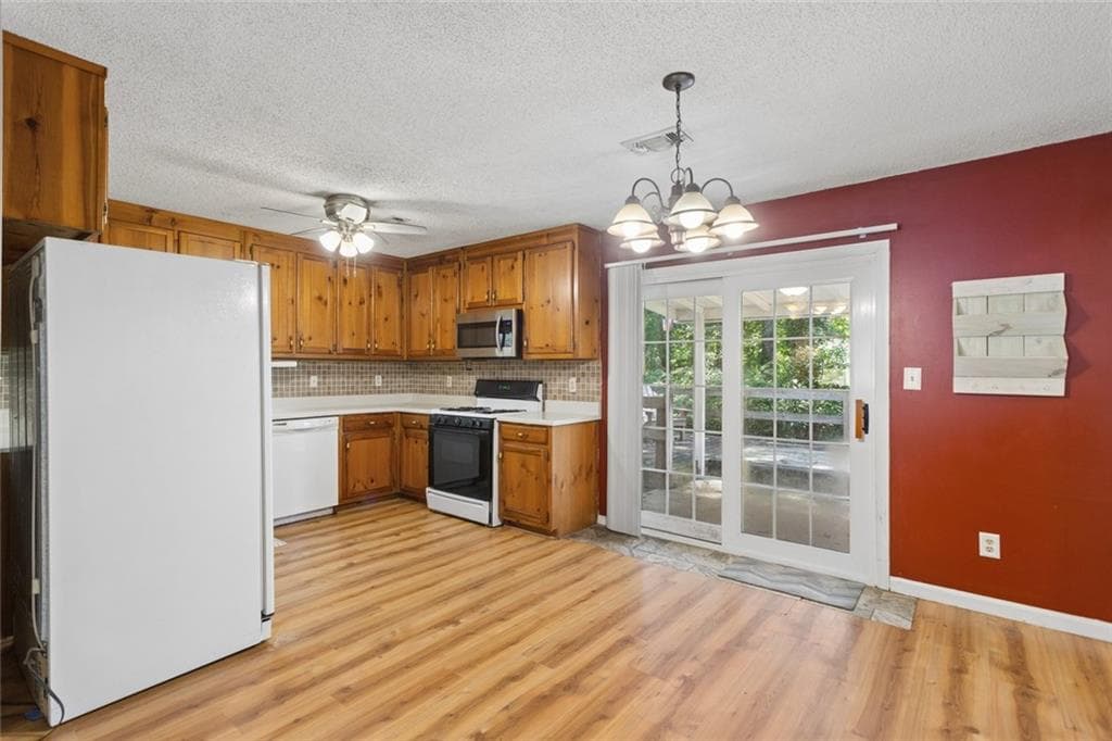 3 bedroom, 2 bathroom, 1,190 sq ft single family residence for sale at 38 Bridge Drive, Douglasville, GA 30134 — photo 9