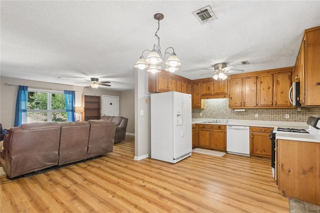 3 bedroom, 2 bathroom, 1,190 sq ft single family residence for sale at 38 Bridge Drive, Douglasville, GA 30134 — photo 10