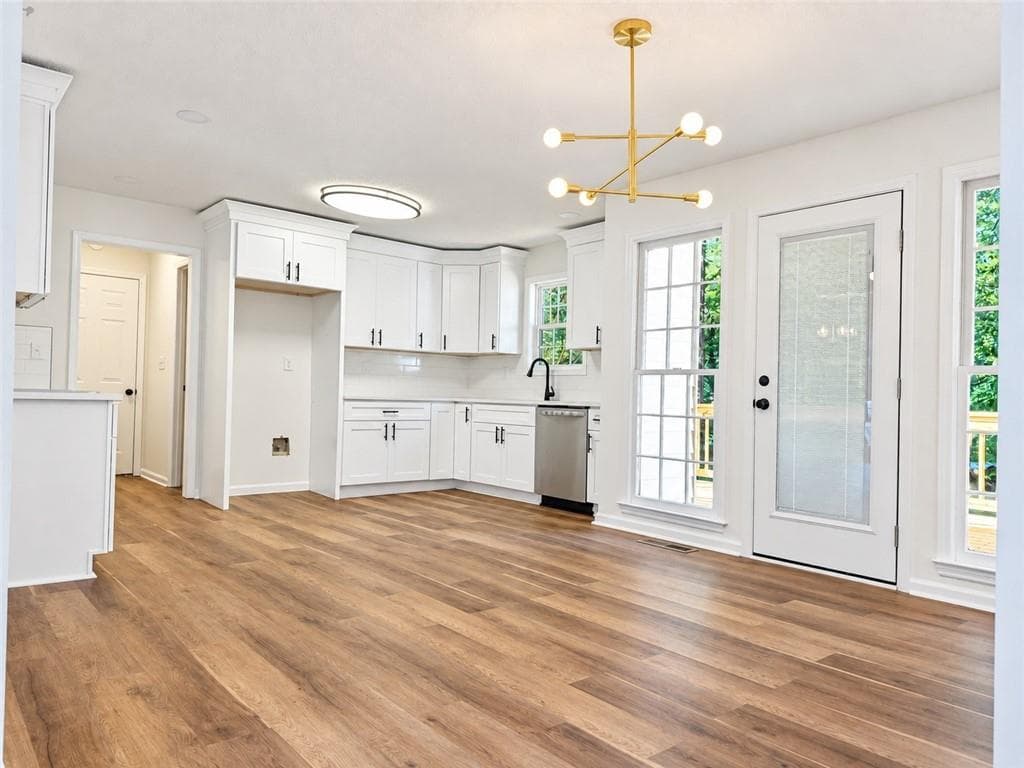 4 bedroom, 3 bathroom, 2,649 sq ft single family residence for sale at 4142 Maple Lane, Powder Springs, GA 30127 — photo 10