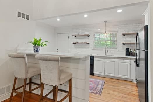 2 bedroom, 2 bathroom, 1,102 sq ft condominium for rent at 1020 Scott Boulevard B4, Decatur, GA 30030 for $2,250 a month — photo 4