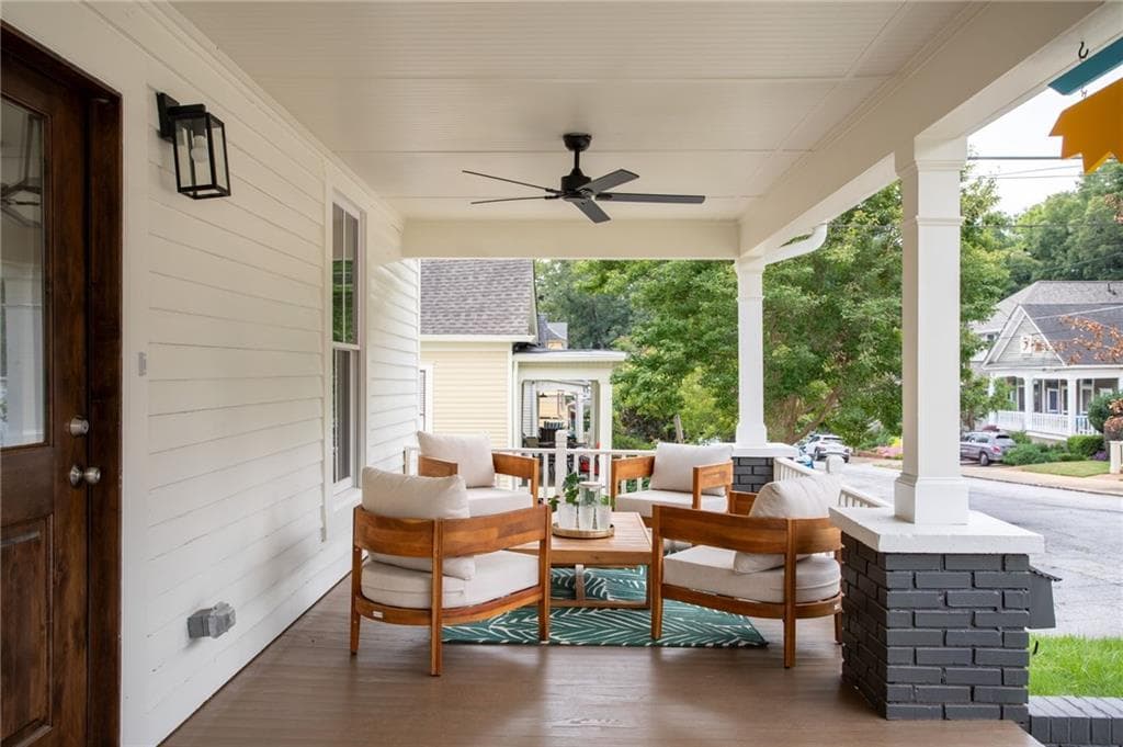 5 bedroom, 4 bathroom, 2,528 sq ft single family residence under contract at 716 Oakland Avenue, Atlanta, GA 30315 — photo 4