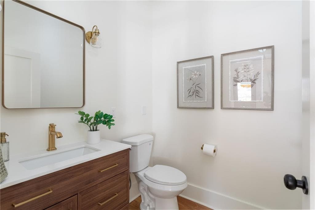 5 bedroom, 4 bathroom, 2,528 sq ft single family residence under contract at 716 Oakland Avenue, Atlanta, GA 30315 — photo 9