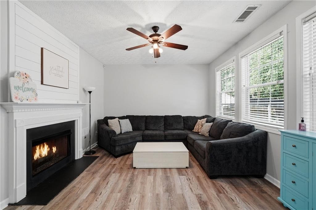 3 bedroom, 3 bathroom, 1,801 sq ft single family residence for sale at 406 Cobalt Valley Lane, Canton, GA 30114 — photo 4