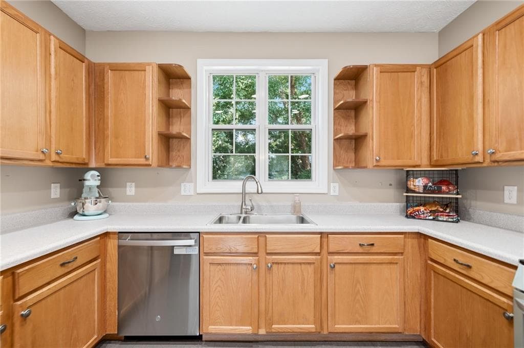 3 bedroom, 3 bathroom, 1,801 sq ft single family residence for sale at 406 Cobalt Valley Lane, Canton, GA 30114 — photo 8