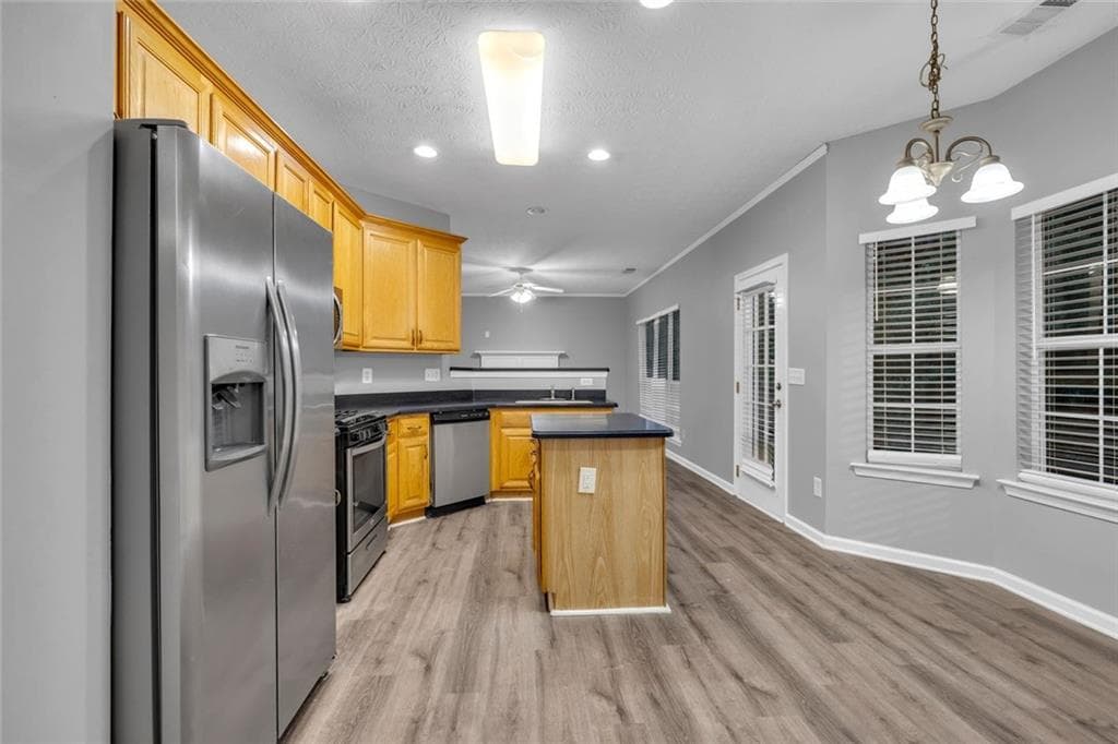 4 bedroom, 3 bathroom, 3,063 sq ft single family residence under contract at 261 Sunderland Way, Stockbridge, GA 30281 — photo 9