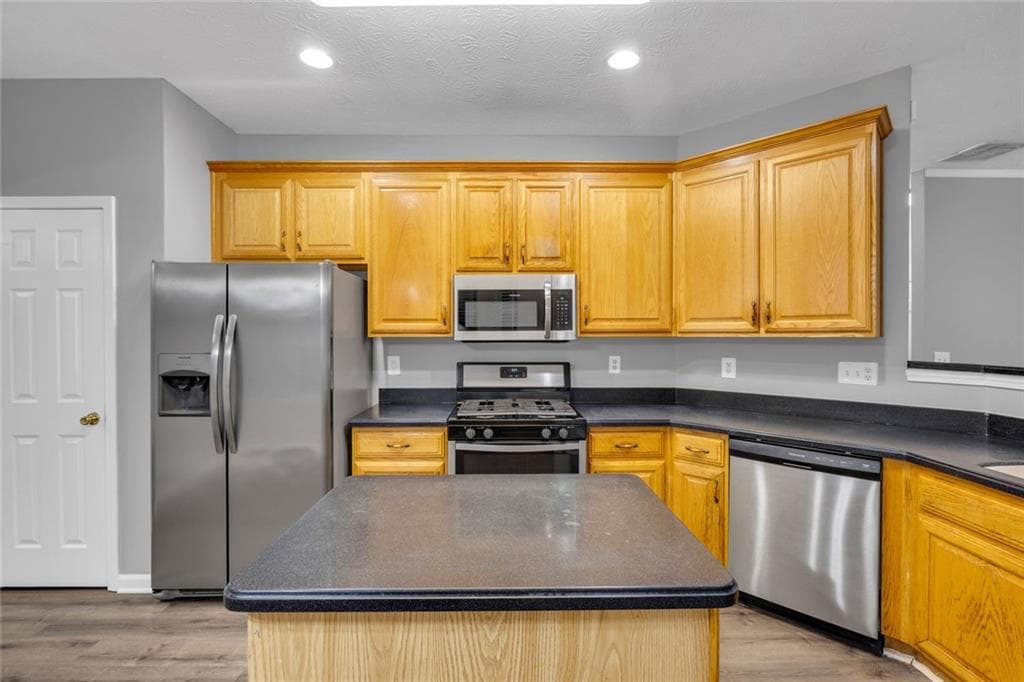 4 bedroom, 3 bathroom, 3,063 sq ft single family residence under contract at 261 Sunderland Way, Stockbridge, GA 30281 — photo 10