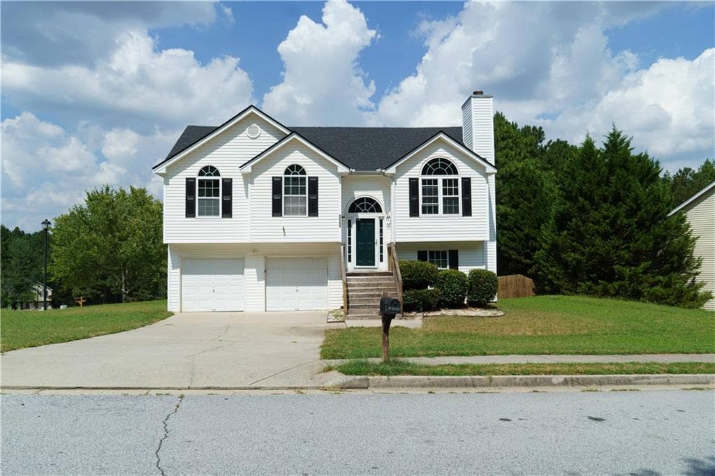 5 bedroom, 3 bathroom, 2,126 sq ft single family residence for sale at 3500 Silverton Reach, Union City, GA 30291 — photo 2