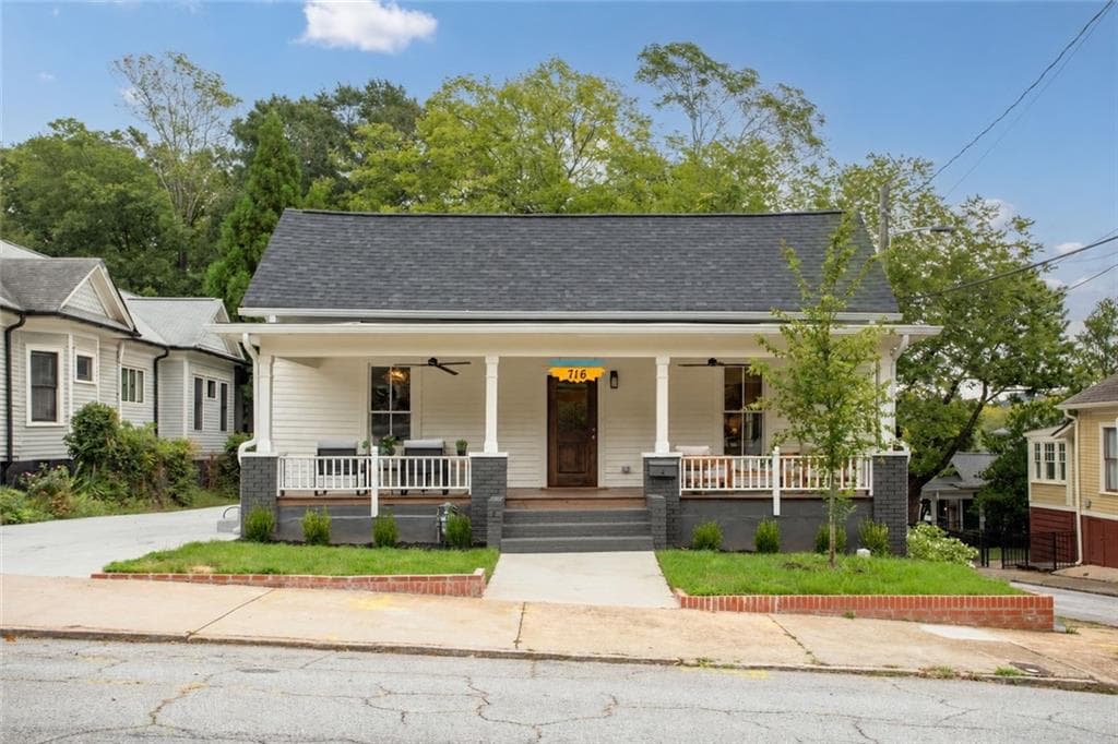 5 bedroom, 4 bathroom, 2,528 sq ft single family residence under contract at 716 Oakland Avenue, Atlanta, GA 30315