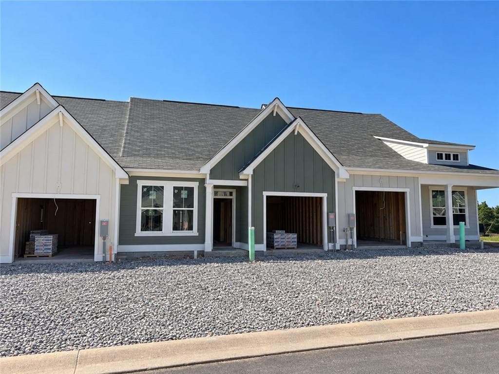 2 bedroom, 2 bathroom, 1,627 sq ft townhouse for sale at 111 Harmony Circle, Cartersville, GA 30120