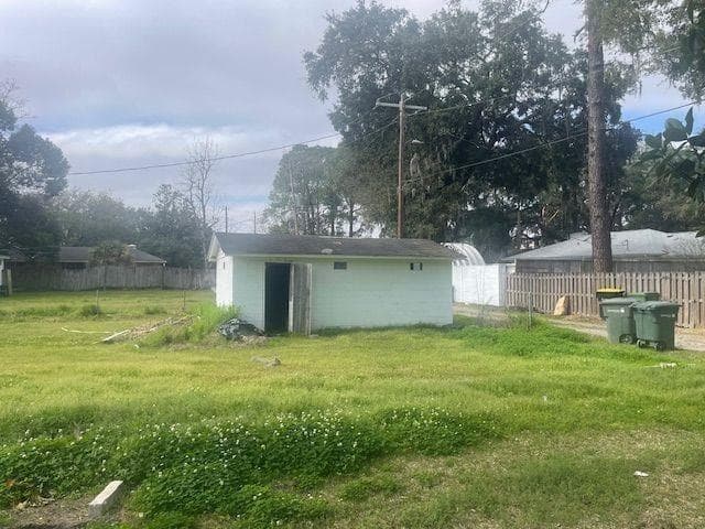 3 bedroom, 2 bathroom, 2,020 sq ft single family residence for sale at 106 E Derenne Avenue, Savannah, GA 31405 — photo 6