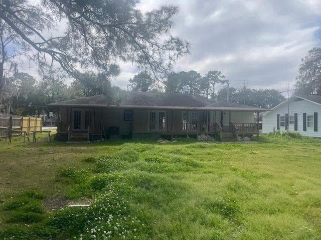 3 bedroom, 2 bathroom, 2,020 sq ft single family residence for sale at 106 E Derenne Avenue, Savannah, GA 31405 — photo 8