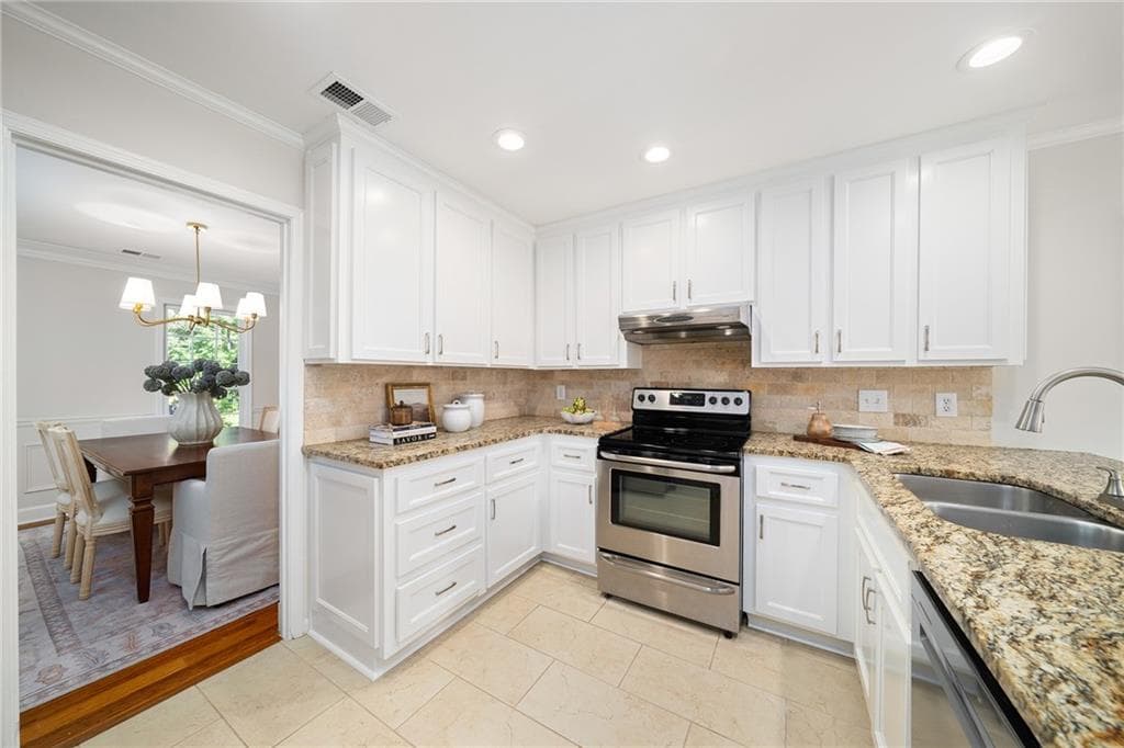 5 bedroom, 4 bathroom, 2,899 sq ft single family residence under contract at 2292 Woodsfield Lane, Marietta, GA 30062 — photo 10