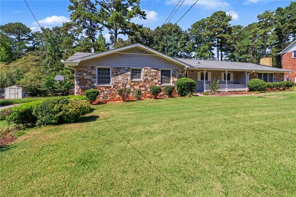 3 bedroom, 2 bathroom, 1,978 sq ft single family residence for sale at 4146 Hapsburg Court, Decatur, GA 30034 — photo 2