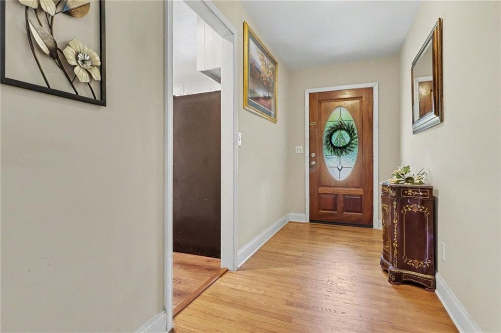3 bedroom, 2 bathroom, 1,978 sq ft single family residence for sale at 4146 Hapsburg Court, Decatur, GA 30034 — photo 3