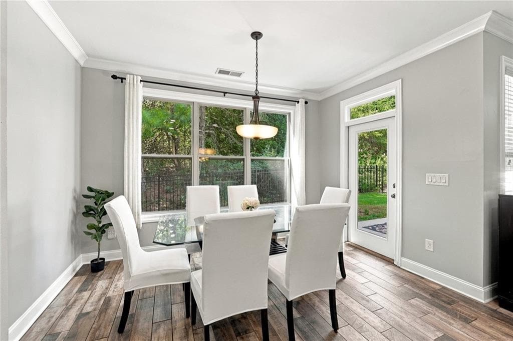 3 bedroom, 3 bathroom, 2,665 sq ft single family residence for sale at 7190 Jamestown Drive, Alpharetta, GA 30005 — photo 6